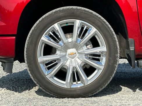 Used 2023 Chevrolet Silverado 1500 High Country w/ High Country Premium Package AWD/4WD image 12