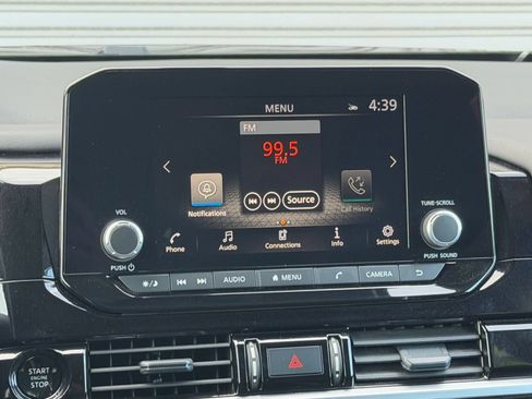 Used 2025 Nissan Pathfinder SV FWD image 20