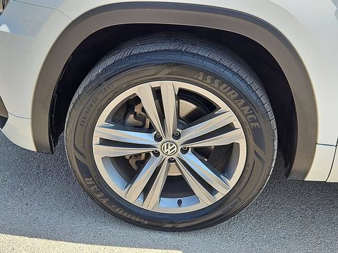 Used 2019 Volkswagen Atlas SE w/ Towing Package FWD image 13