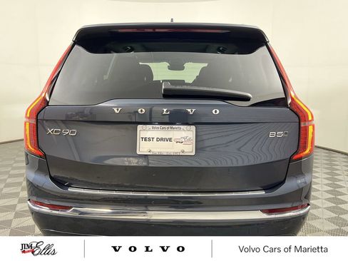 Used 2025 Volvo XC90 B5 Core w/ Protection Package Premier image 8