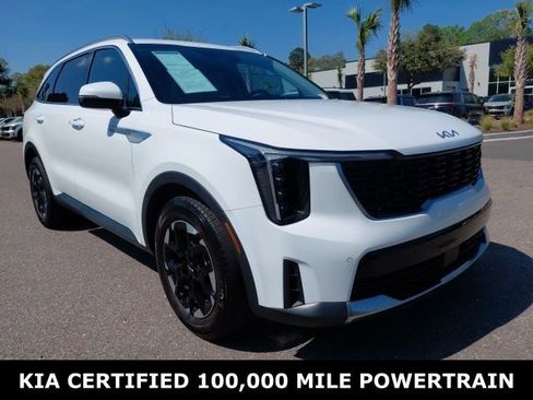 Used 2025 Kia Sorento S image 3