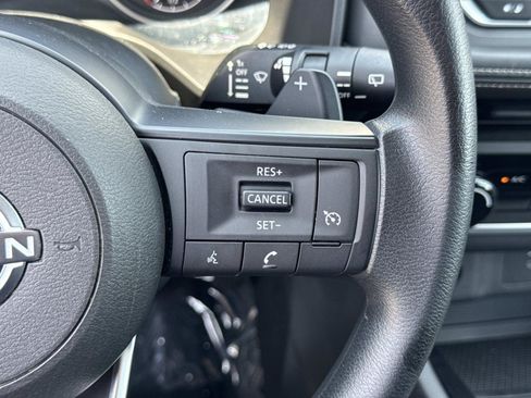 Used 2024 Nissan Rogue S AWD/4WD image 9