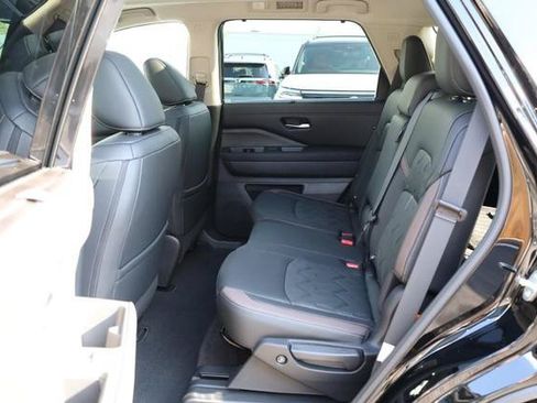 New 2026 Nissan Pathfinder Platinum w/ Accent Package AWD/4WD image 26