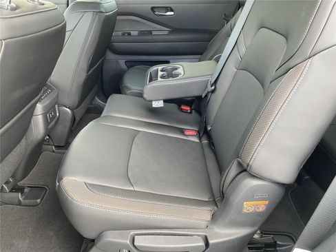 New 2026 Nissan Pathfinder SL image 31