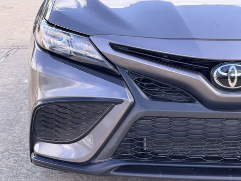 Used 2024 Toyota Camry SE FWD image 5