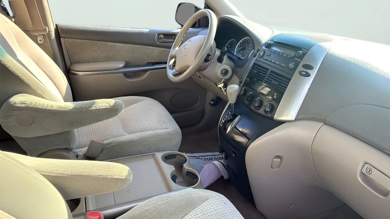Used 2006 Toyota Sienna CE w/ CE Pkg 1 FWD image 7