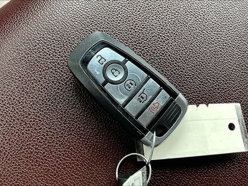 Used 2022 Ford Expedition Limited image 13