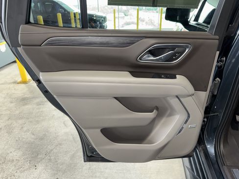 Used 2021 GMC Yukon SLT w/ SLT Luxury Plus Package RWD image 18