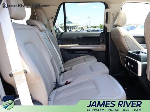 Used 2024 Ford Expedition Limited AWD/4WD image 12