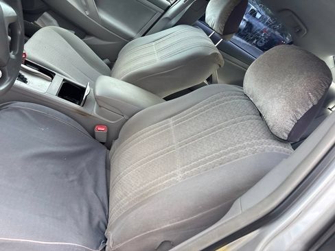 Used 2011 Toyota Camry LE FWD image 14