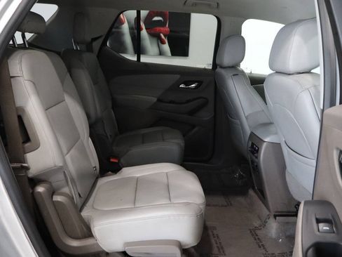 Used 2018 Chevrolet Traverse LT FWD image 12