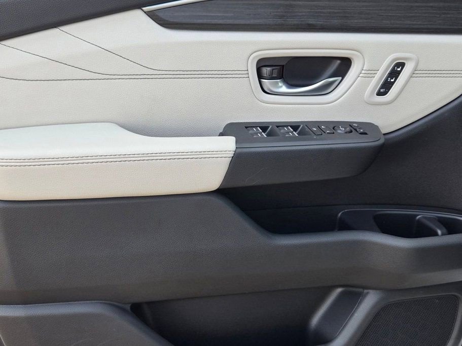 New 2026 Honda Pilot Touring image 15