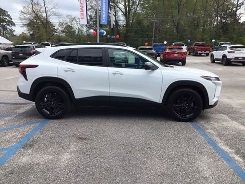 New 2026 Chevrolet Trax ACTIV w/ Sunroof Package image 7