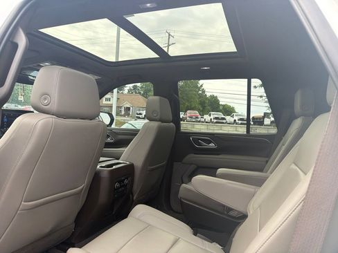 Used 2021 Chevrolet Tahoe Z71 w/ Z71 Signature Package AWD/4WD image 11