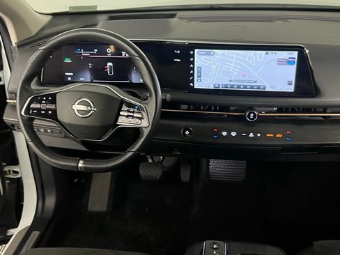 Used 2024 Nissan Ariya AWD image 12