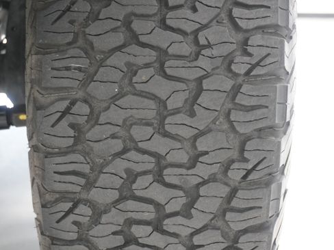 Used 2022 Jeep Wrangler Unlimited Sahara AWD/4WD image 30