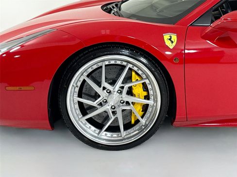 Used 2017 Ferrari 488 Spider RWD image 33