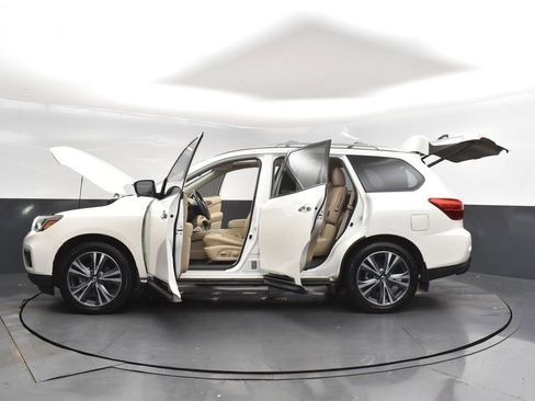 Used 2019 Nissan Pathfinder Platinum image 46