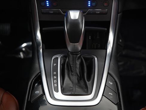 Used 2015 Ford Edge Titanium w/ Equipment Group 302A AWD/4WD image 16