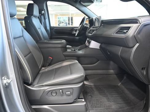 Used 2024 GMC Yukon SLT w/ SLT Luxury Package AWD/4WD image 10