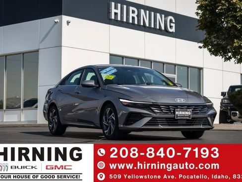 Used 2025 Hyundai Elantra SEL FWD image 1