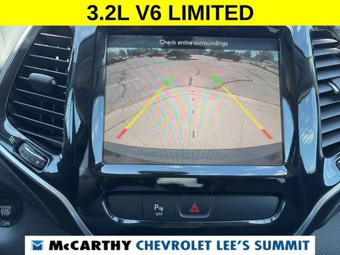 Used 2019 Jeep Cherokee Limited AWD/4WD image 13