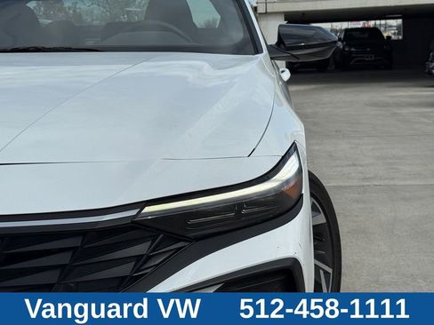Used 2025 Hyundai Elantra SEL FWD image 3