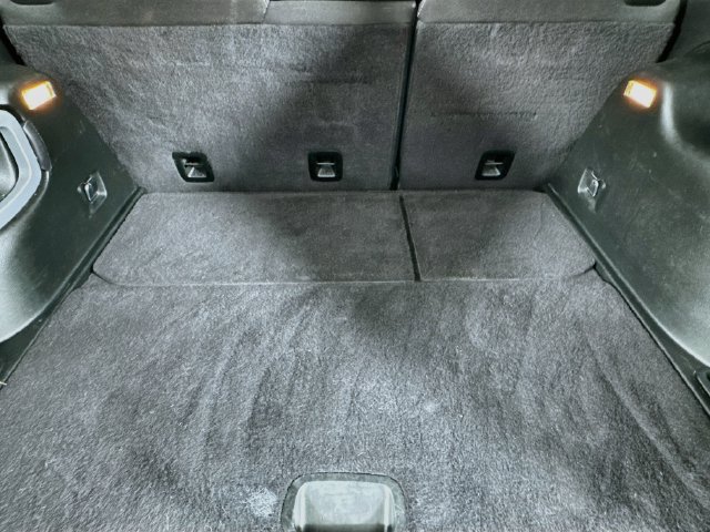 Used 2018 Jeep Cherokee Latitude FWD image 31