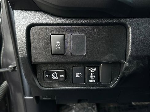 Used 2021 Toyota Tacoma TRD Sport w/ Technology Package image 18