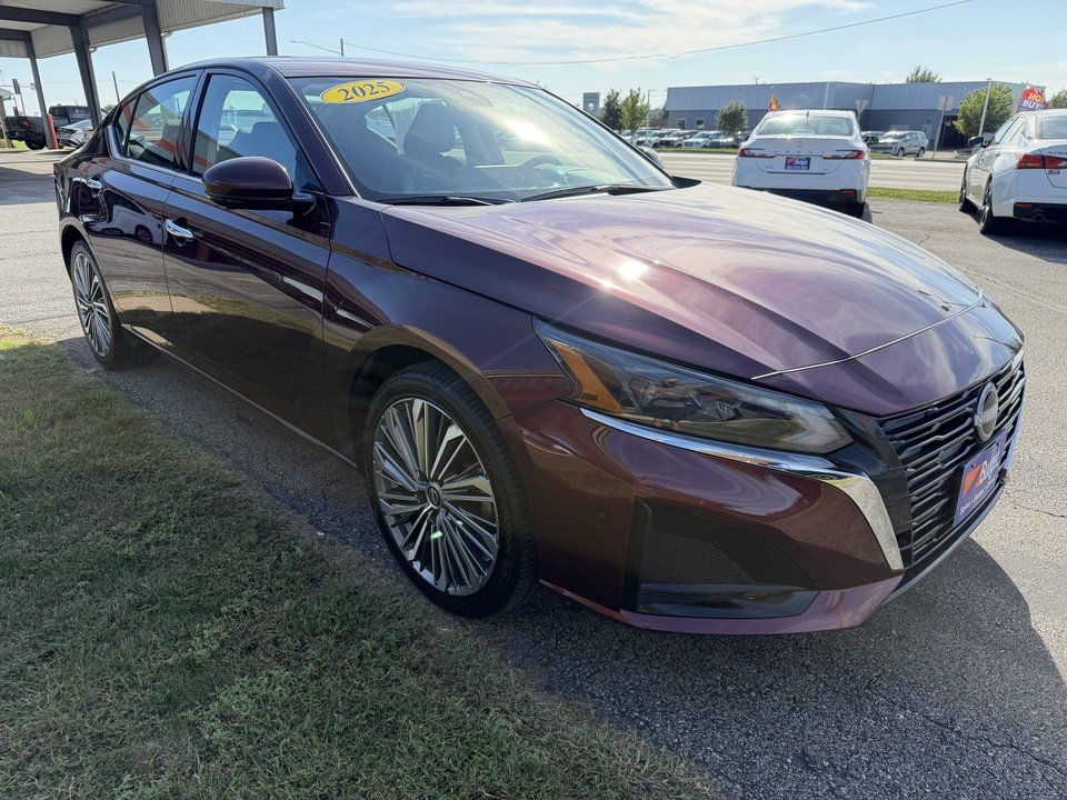 Used 2025 Nissan Altima 2.5 SL AWD/4WD image 7