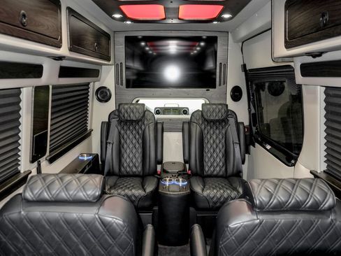 Used 2025 Mercedes-Benz Sprinter 3500 image 32