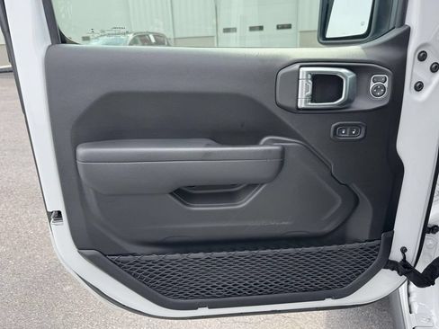 Used 2021 Jeep Wrangler Unlimited Sport AWD/4WD image 25