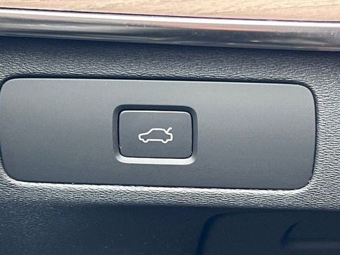 New 2026 Volvo XC90 B6 Plus w/ Protection Package Premier AWD/4WD image 19