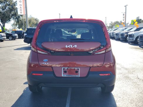 Used 2022 Kia Soul LX w/ Technology Package image 8