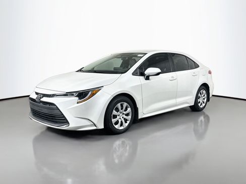 Used 2024 Toyota Corolla LE FWD image 4