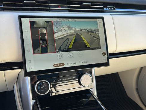 Certified 2023 Land Rover Range Rover SE image 17