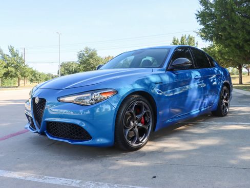 Used 2019 Alfa Romeo Giulia AWD w/ Quick Order Package 22J Sport image 3