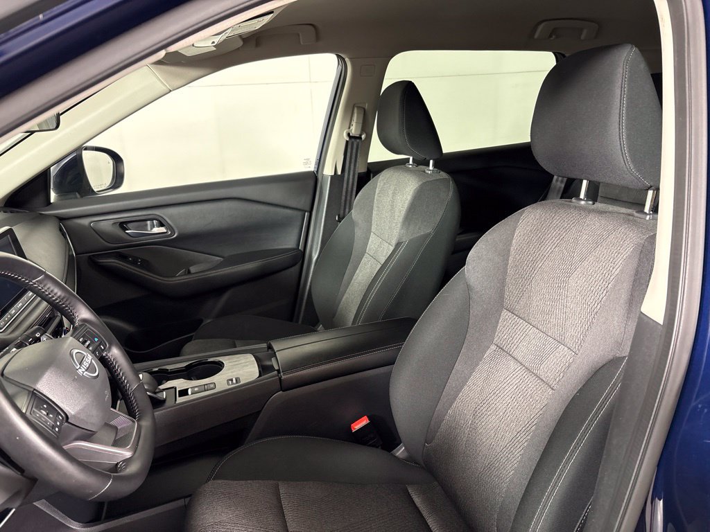 Used 2025 Nissan Rogue SV FWD image 33