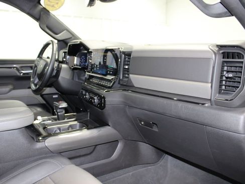 Used 2024 Chevrolet Silverado 1500 ZR2 w/ Technology Package image 58