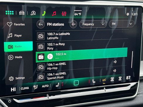 New 2026 Volkswagen Tiguan SE image 17