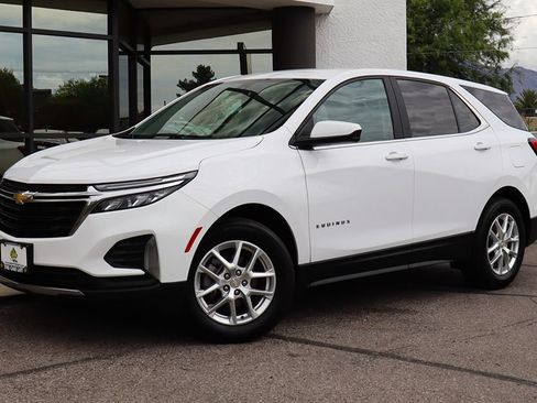 Used 2022 Chevrolet Equinox LT FWD image 2