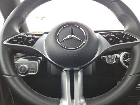 Used 2025 Mercedes-Benz CLA 250 4MATIC image 32