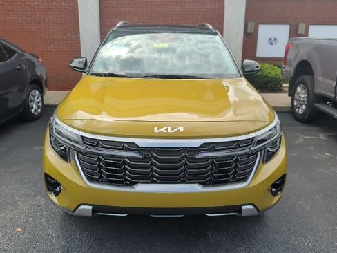 Used 2024 Kia Seltos S AWD/4WD image 2