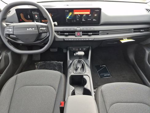 New 2025 Kia K4 LXS image 13