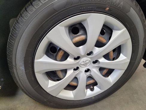 Used 2022 Toyota Corolla LE w/ Carpet Mat Package (TMS) image 31