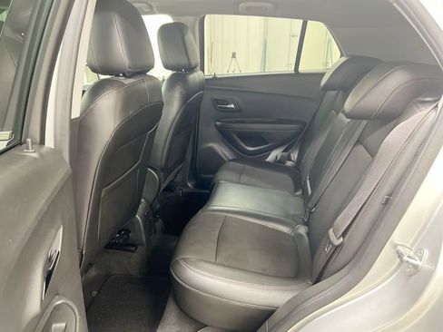 Used 2018 Chevrolet Trax LT w/ LT Convenience Package image 22