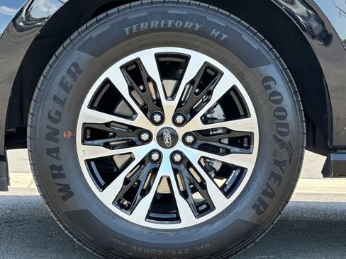 Certified 2025 Ford Expedition Platinum AWD/4WD image 27