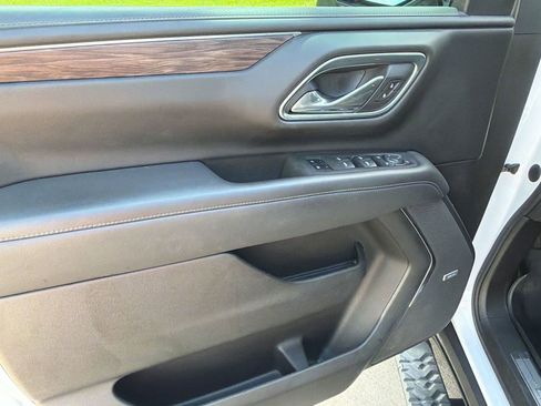 Certified 2021 Chevrolet Tahoe Z71 w/ Luxury Package AWD/4WD image 12