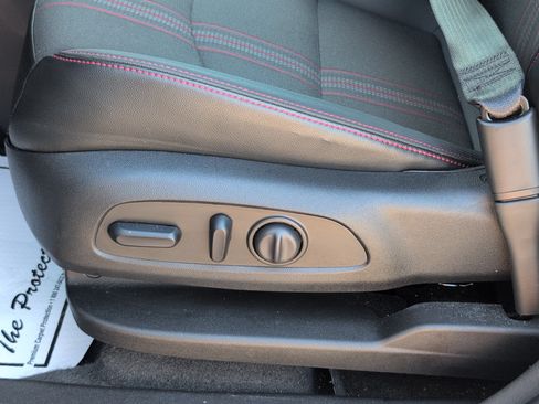 Used 2024 Chevrolet Equinox RS FWD image 14