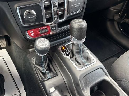 Used 2022 Jeep Wrangler Unlimited Rubicon 4xe image 35